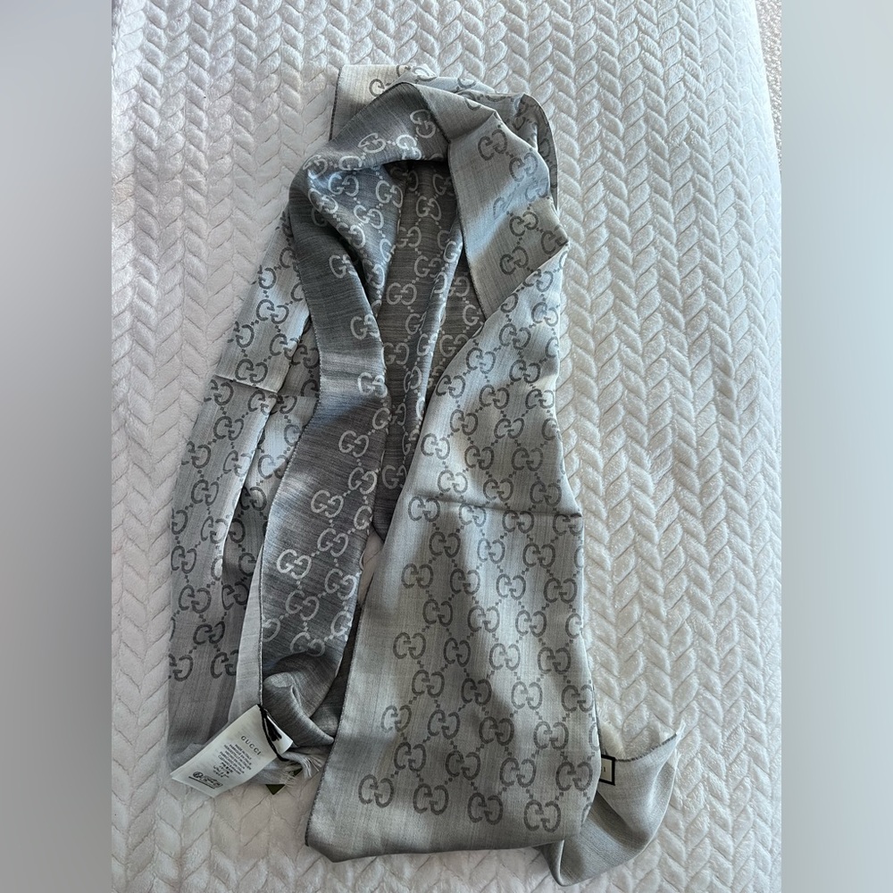 NWT Gucci grey two tone scarf - Picture 3 of 7